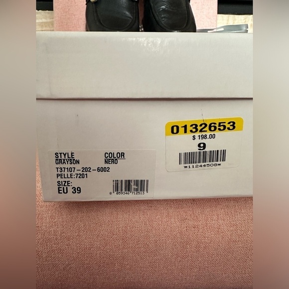 B2 Grayson Women Oxfords from Browns - Picture 9 of 9